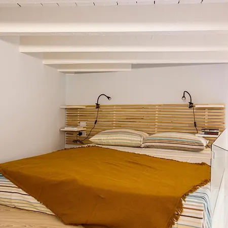 Functional Isola District Apartment